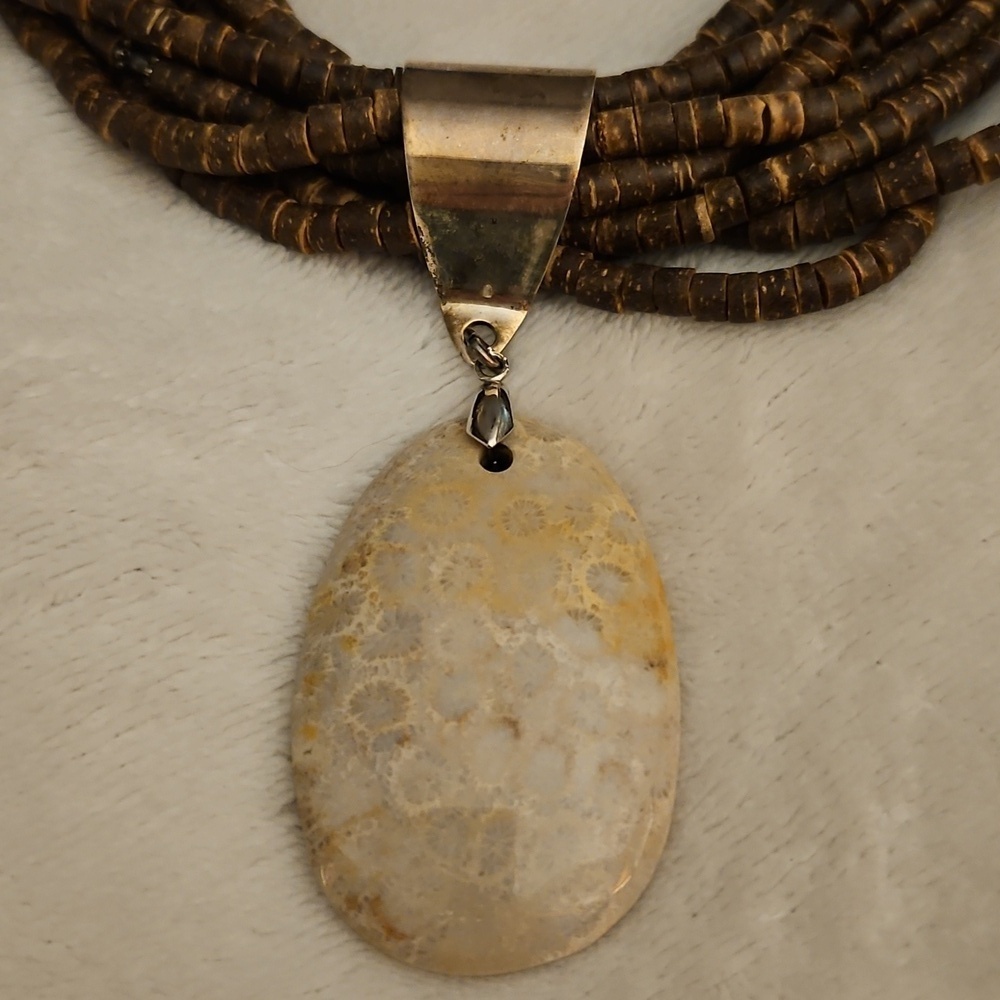 Heishi Shell Beaded Chrysanthemum Fossil Coral Teardrop Pendant Necklace - Picture 2 of 12